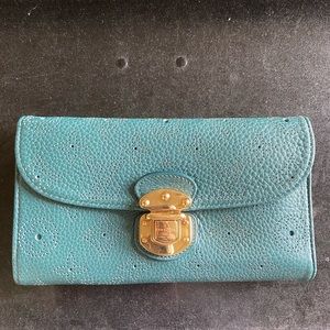 Louis Vuitton Amelia wallet in FULL LEATHER